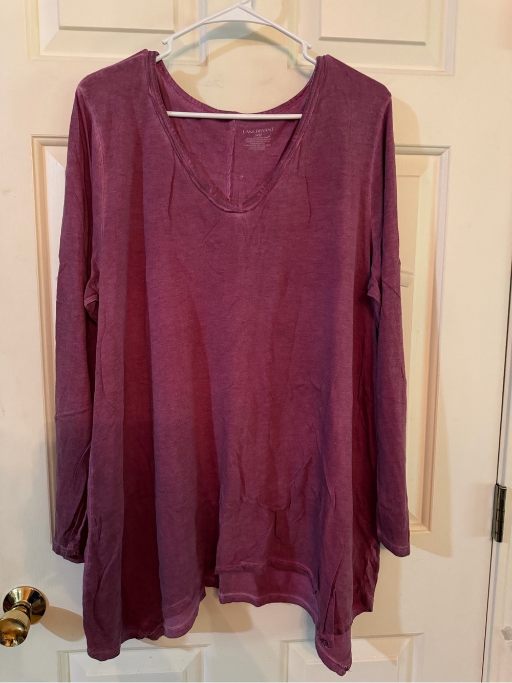 ⭐️2/15$ Lane Bryant Plum Long-Sleeve V-Neck Tunic with sharkbite hem